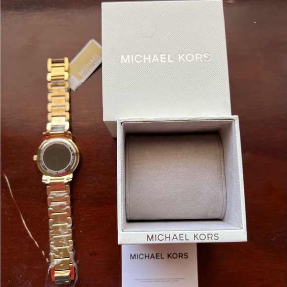 Michael Kors watch for woman - Picture 4 of 4